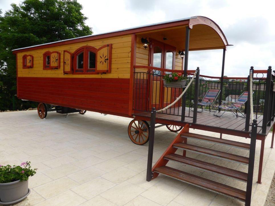 Вилла La Roulotte De Bourgogne Brianny Экстерьер фото